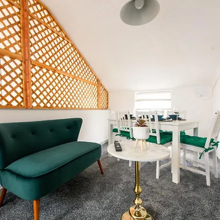 Stylish Holiday Home Groups-Families 3M